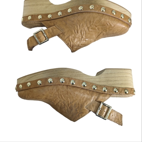 Kelsi Dagger Tan Mules with Gold Accents - Picture 6 of 12